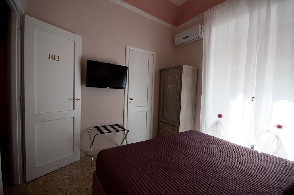 Suite Barocca Ното Номер фото
